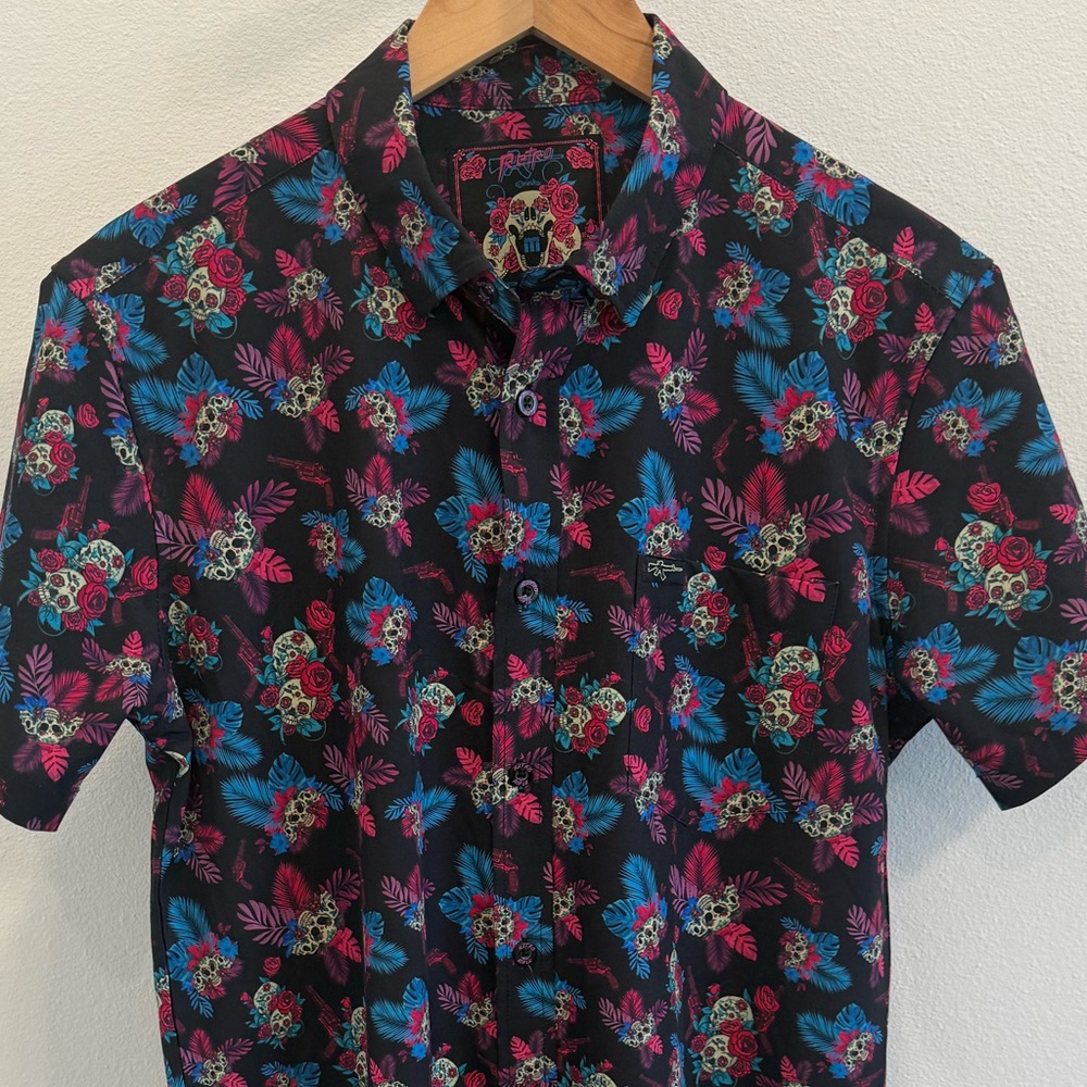 Retro Rifle Multicolor Skull & Floral Men's Button Down Camp Shirt Medium Casual - Picture 2 of 5